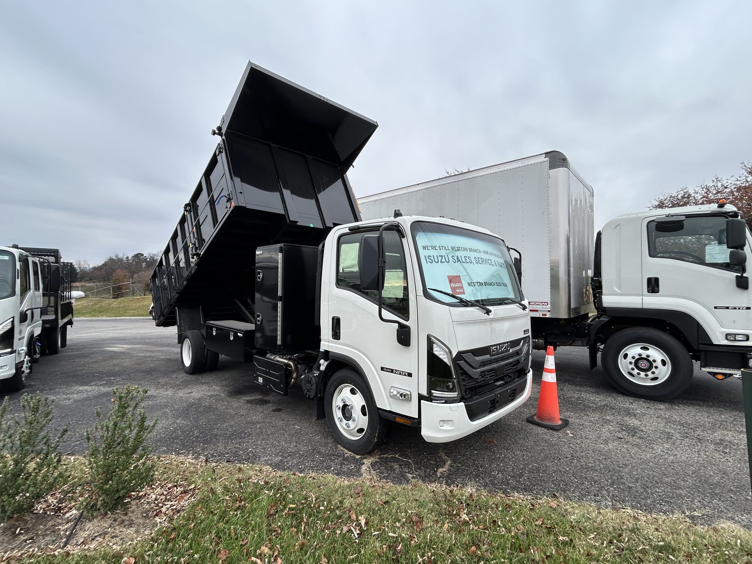 2025 ISUZU NRR 111 2025 ISUZU NRR 111 - image 3 of 6